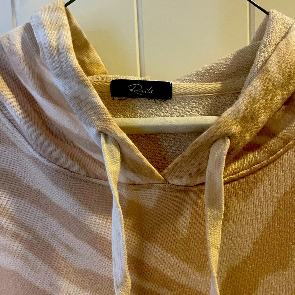Rails size medium slouched shoulder hoodie